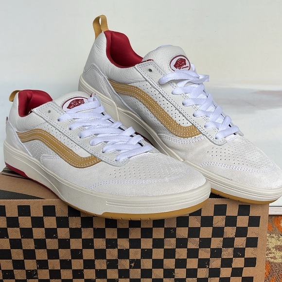 Vans WMNS Zahba Vintage Sport White Multi
VN0007QQJ5K
Sneakers - Picture 13 of 16